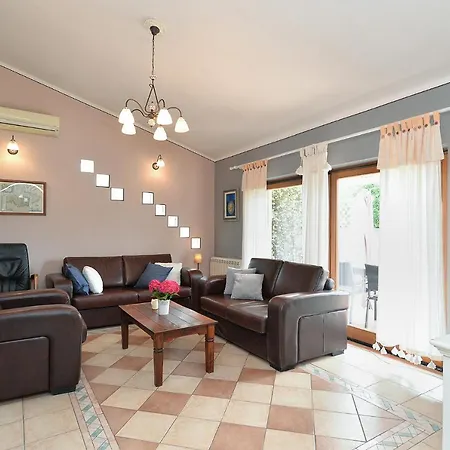 House 1744 Vakantiehuis *