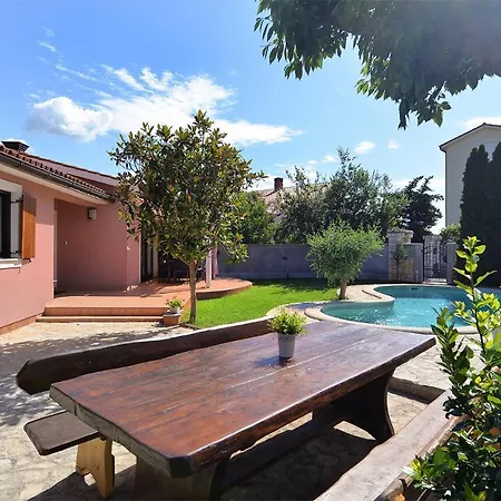 House 1744 Vakantiehuis Medulin