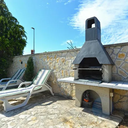 House 1744 Vakantiehuis Medulin